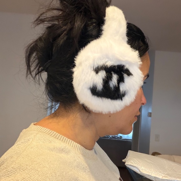 Ear muffs - Picture 2 of 2